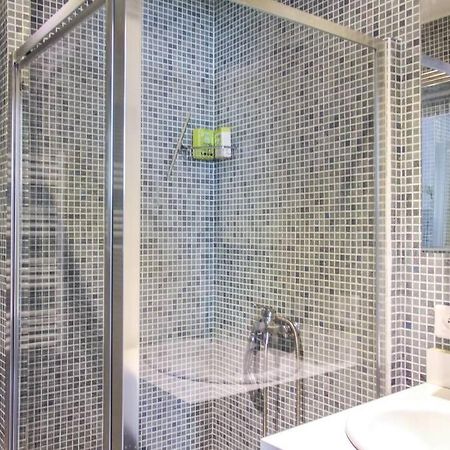 Appartement Lumineux Avec Terrasse Jardin Et Acces Piscine Вилафранк-сюр-Мер Екстериор снимка