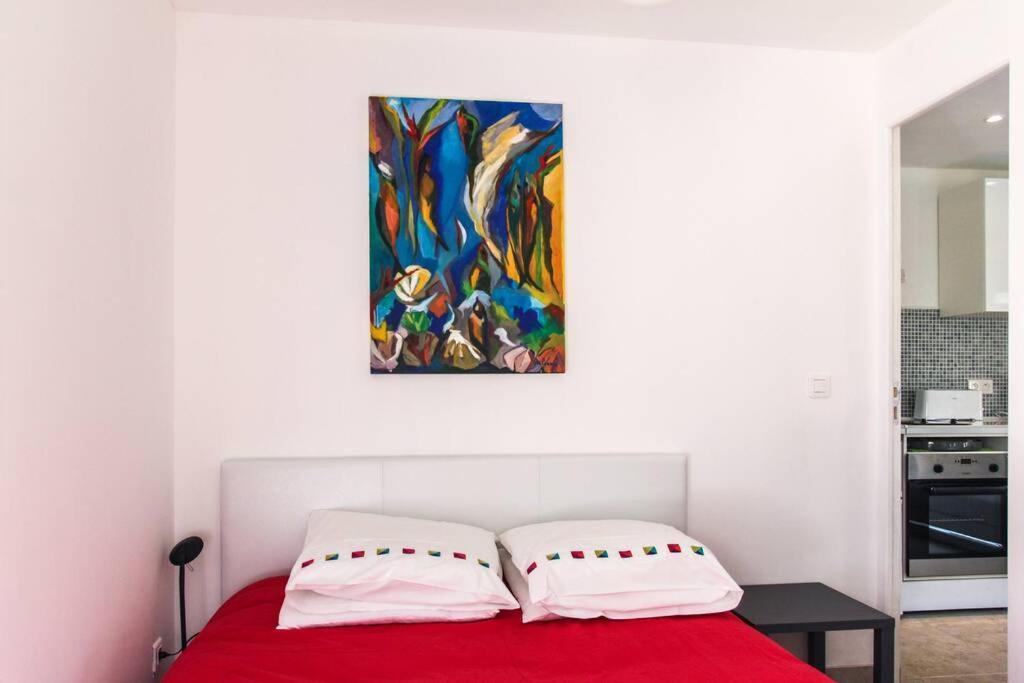 Appartement Lumineux Avec Terrasse Jardin Et Acces Piscine Вилафранк-сюр-Мер Екстериор снимка